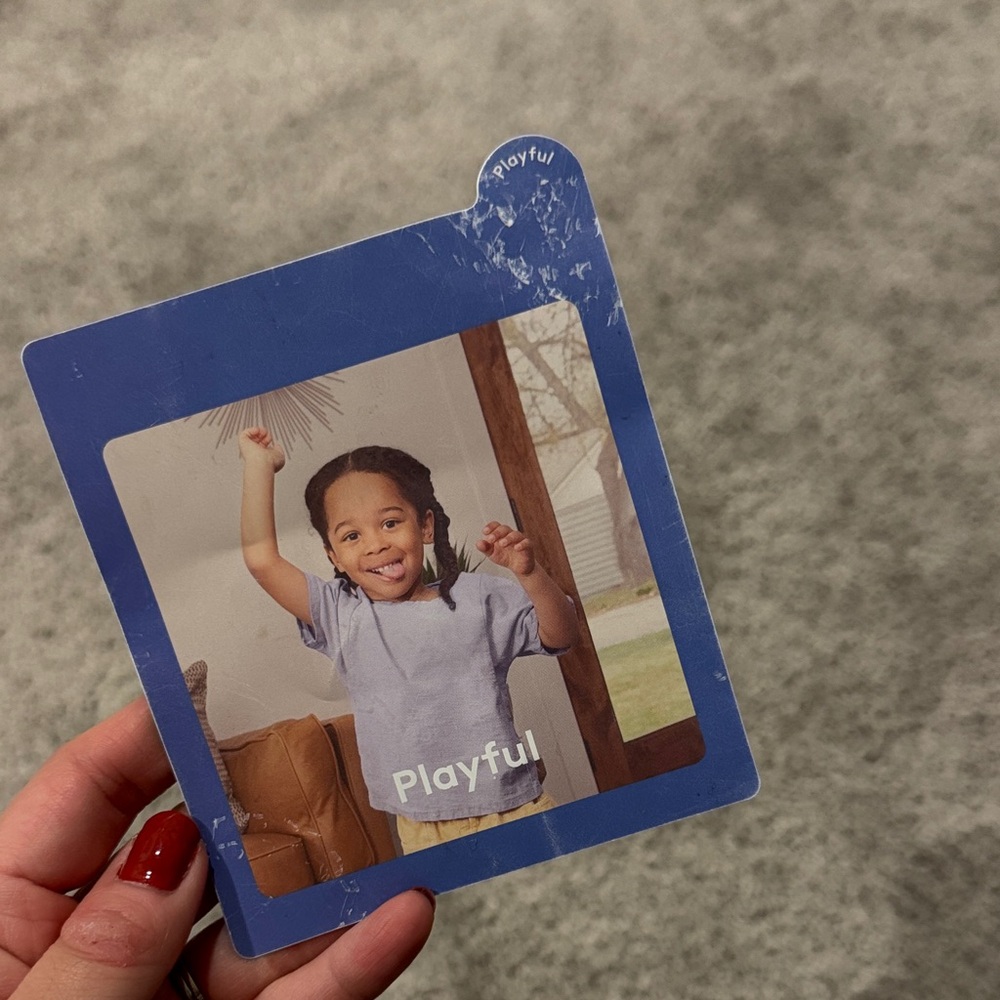Lovevery Emotion Match Mirror & Card Set - Picture 4 of 9